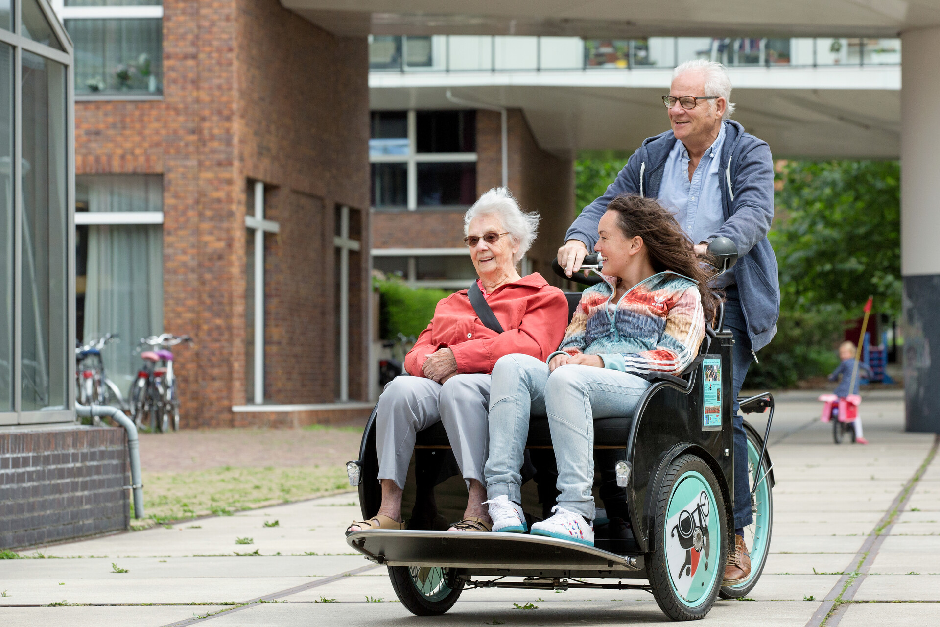 De Brug Oktober 2017 De Globe Alles Wat Thuis Kan Kan Ook Op De Globe